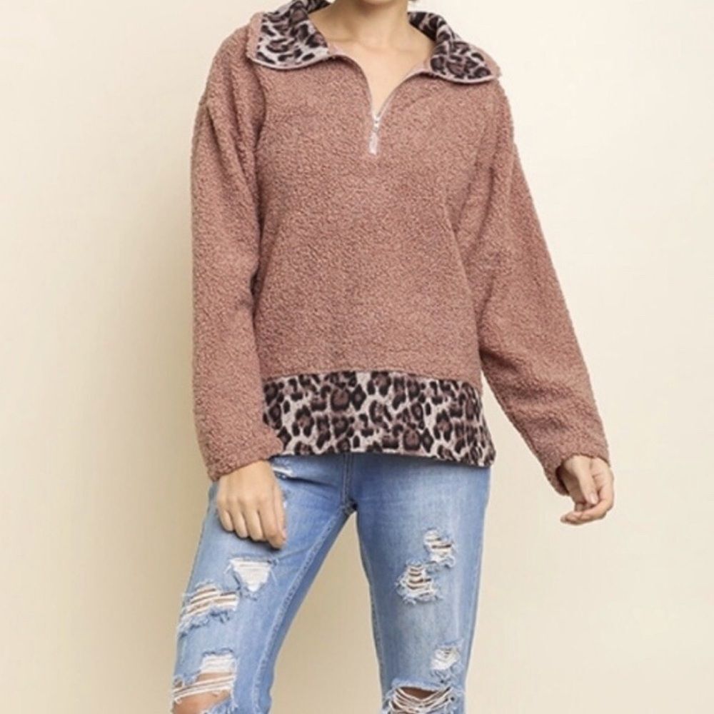 Umgee Sherpa animal print pullover sweatshirt Size M